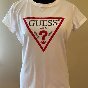 GUESS Graphic T-Shirt